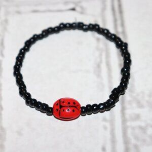 NWOT Lucky little ladybug bracelet 7" Black glass beaded